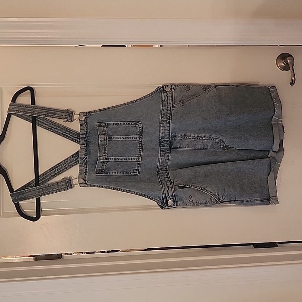 Universal thread short overalls
